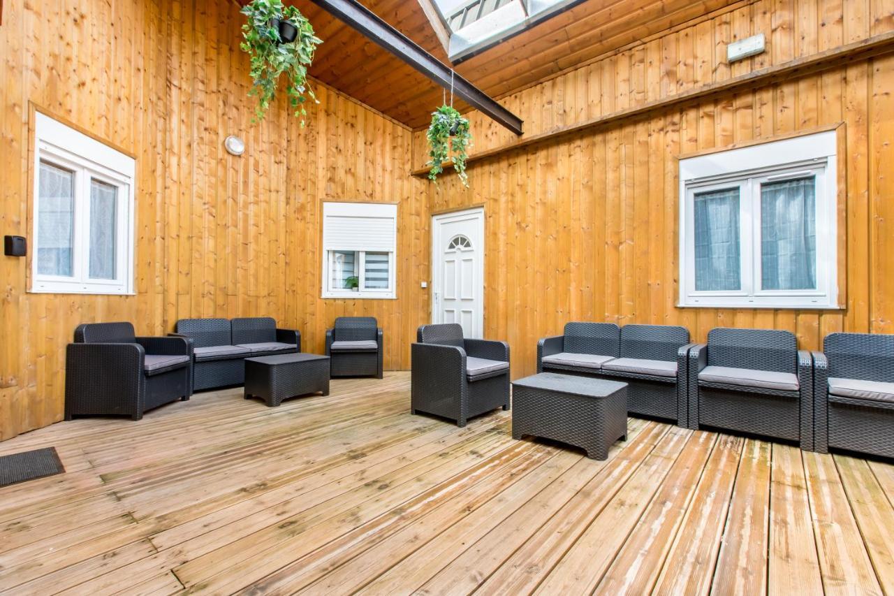 Le Flamand, Jeux En Bois Deco Du Nord! Tourcoing Exteriör bild